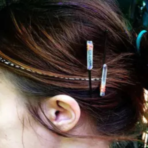 "Quartz Castle" 2 Piece Bobby pins set - Picture 5 of 5